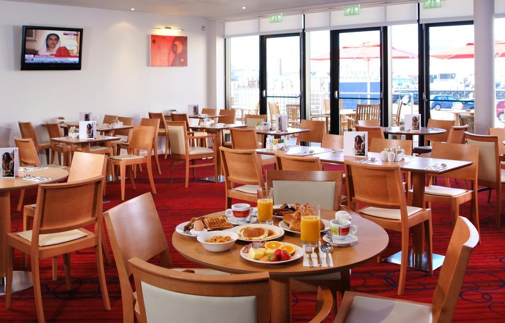 Ramada Encore Chatham Maidstone Exterior photo
